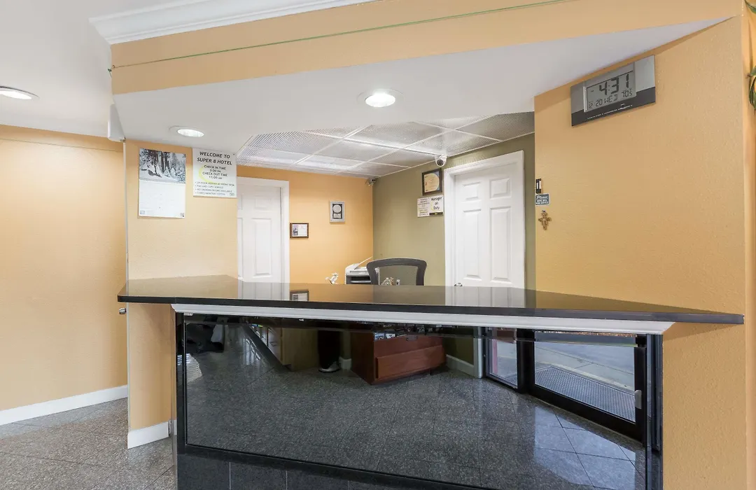 Super 8 By Wyndham Indianapolis-Southport Rd-1