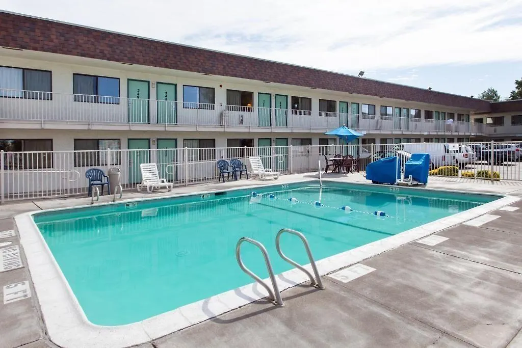 Super 8 By Wyndham Turlock-1