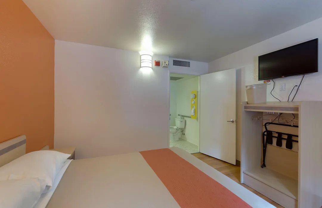 Motel 6 Weed - Mount Shasta-1