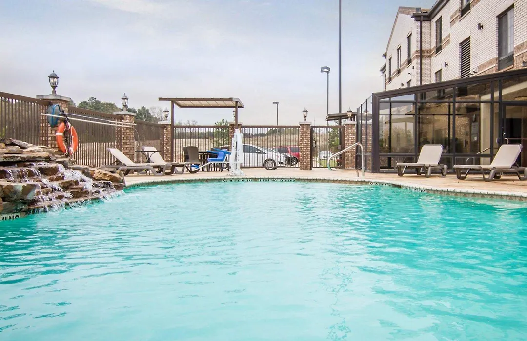 Comfort Suites Marshall-1