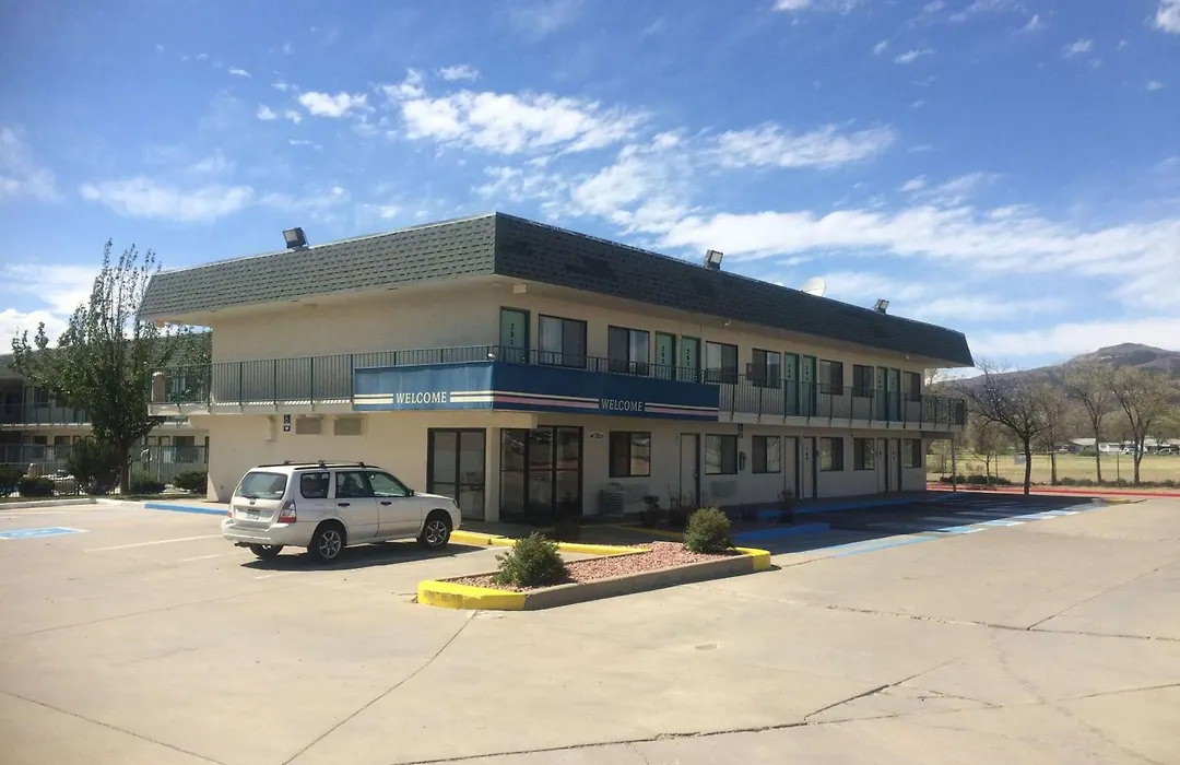 Travelodge By Wyndham Raton-1