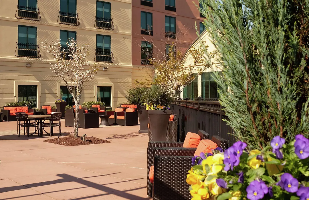 Hilton Garden Inn Atlanta Airport/Millenium Center-1