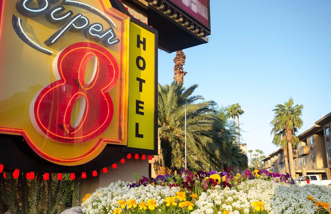 Super 8 By Wyndham Las Vegas North Strip/Fremont St. Area-1