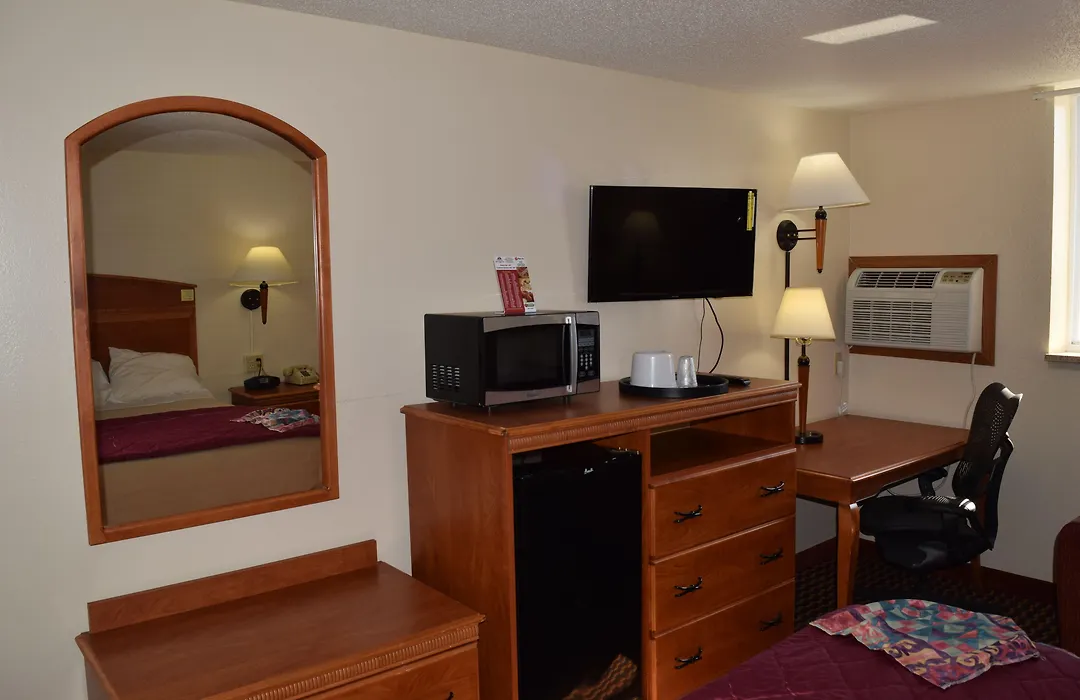 Americas Best Value Inn Jefferson City-1