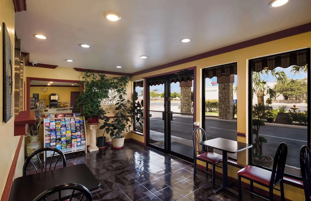 Americas Best Value Inn Buda-1