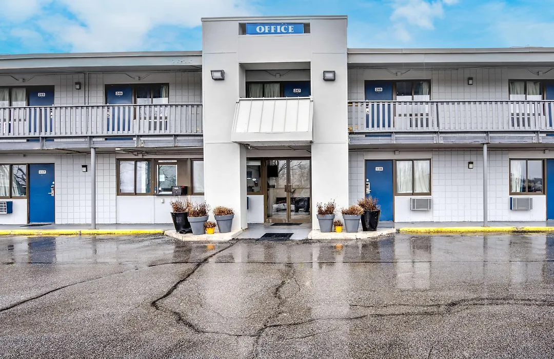 Americas Best Value Inn Bangor-1