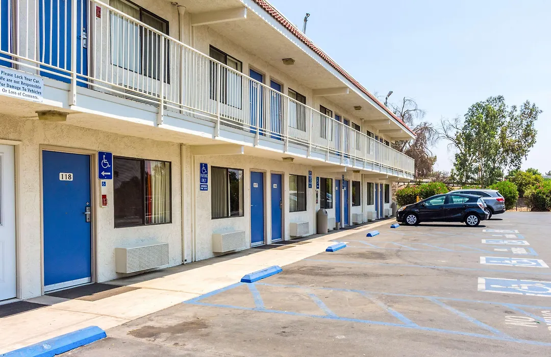 Motel 6 Bakersfield, Ca - Convention Center-1
