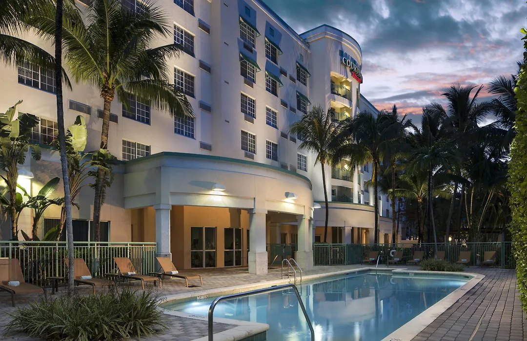Courtyard By Marriott Fort Lauderdale Airport & Cruise Port-1