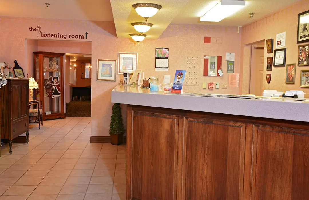 Ourguest Inn & Suites Downtown Port Clinton-1