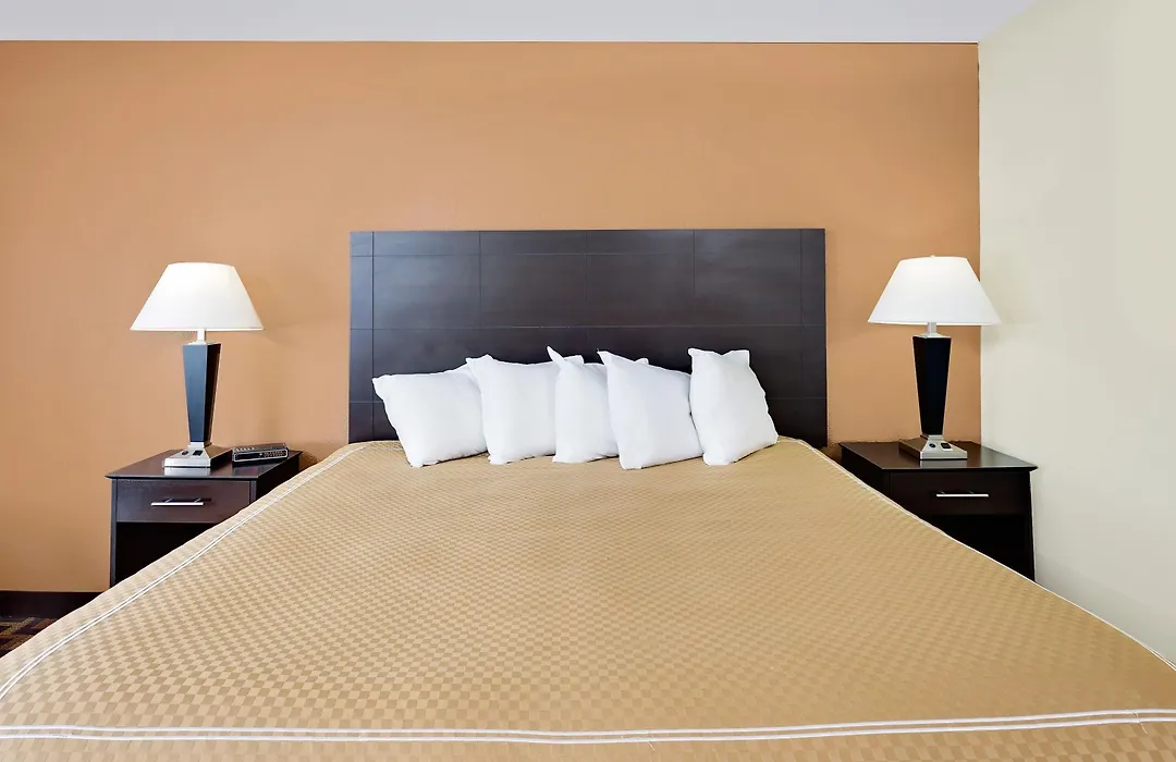 Super 8 By Wyndham Decorah-1