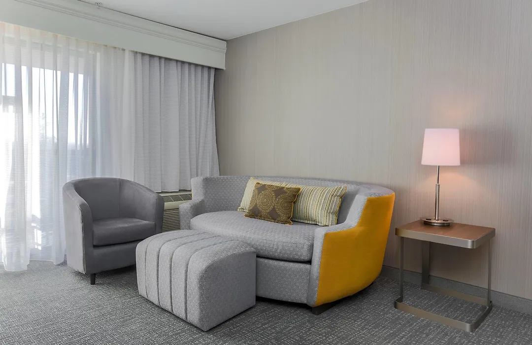 Courtyard By Marriott Roseville Galleria Mall/Creekside Ridge Drive-1