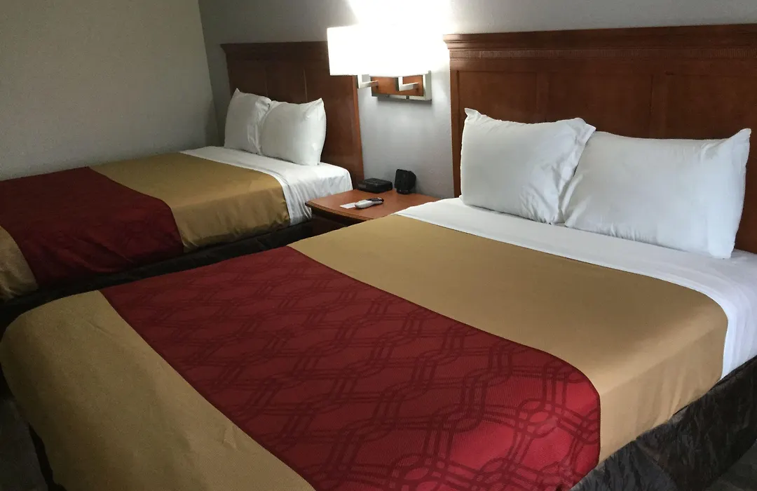 Econo Lodge Lincoln-1