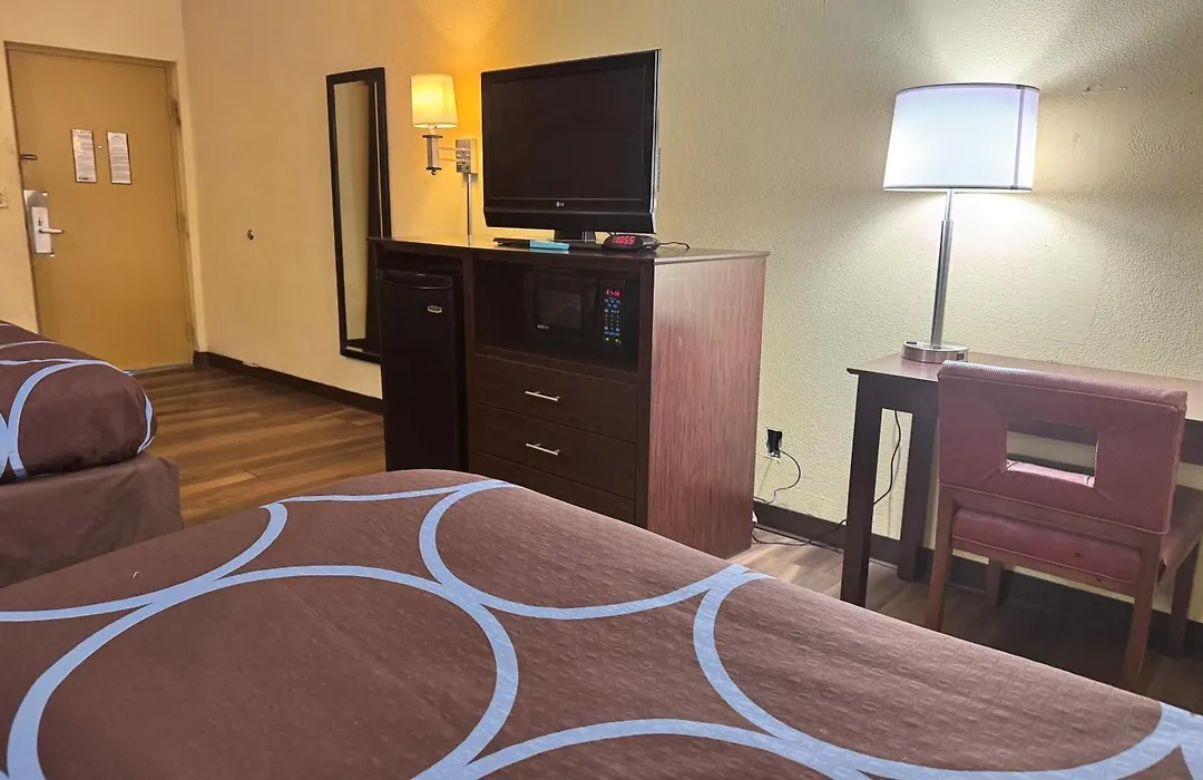 Super 8 By Wyndham Laurel-1