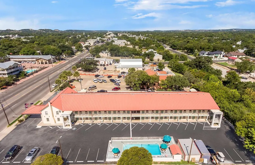 Super 8 By Wyndham Fredericksburg-1