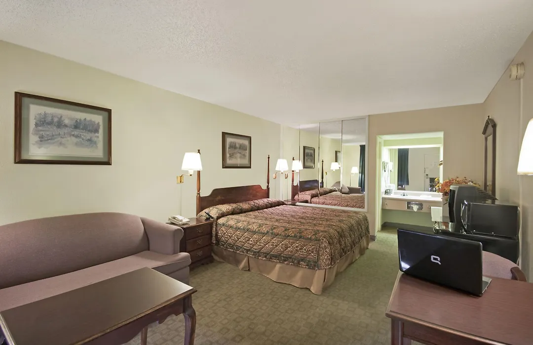 Rogers Inn-1