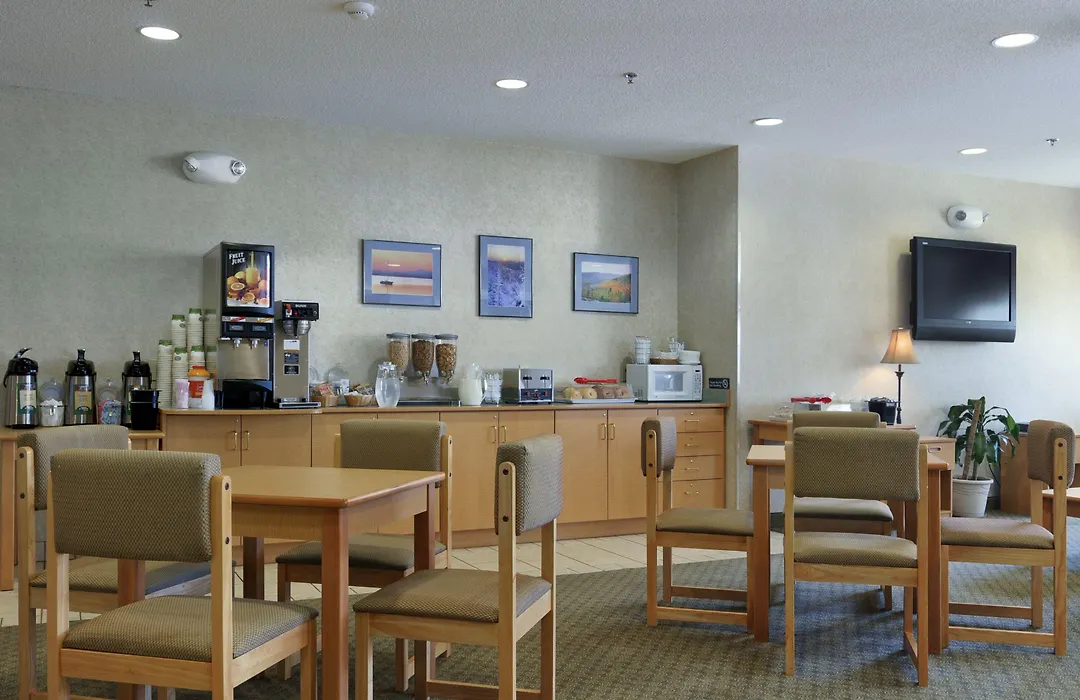Microtel Inn & Suites By Wyndham Plattsburgh-1