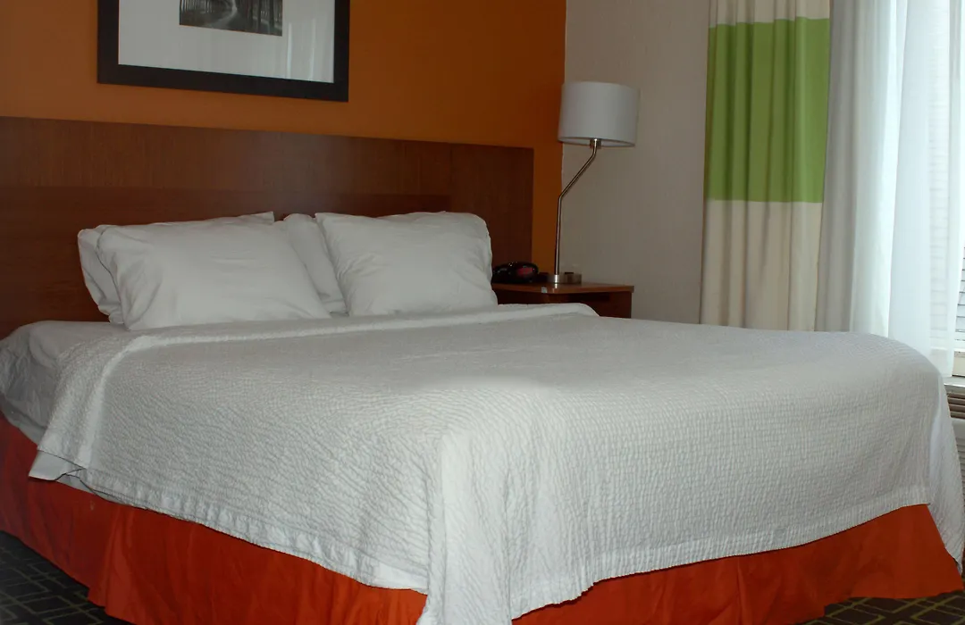 Fairfield Inn & Suites By Marriott Fairmont-1