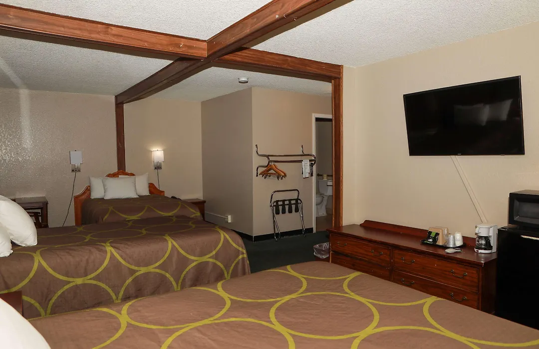 Super 8 By Wyndham Gallup-1