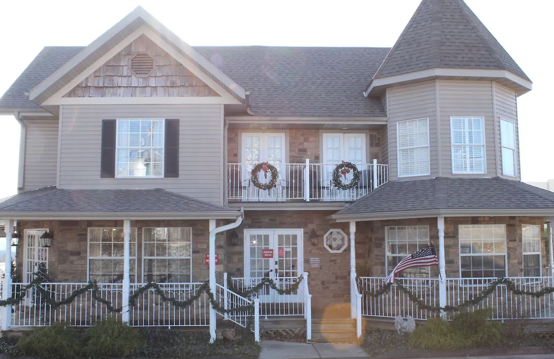 Gazebo Inn-1