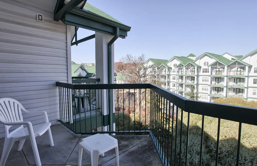 Surrey'S Carriage Place Resort-1