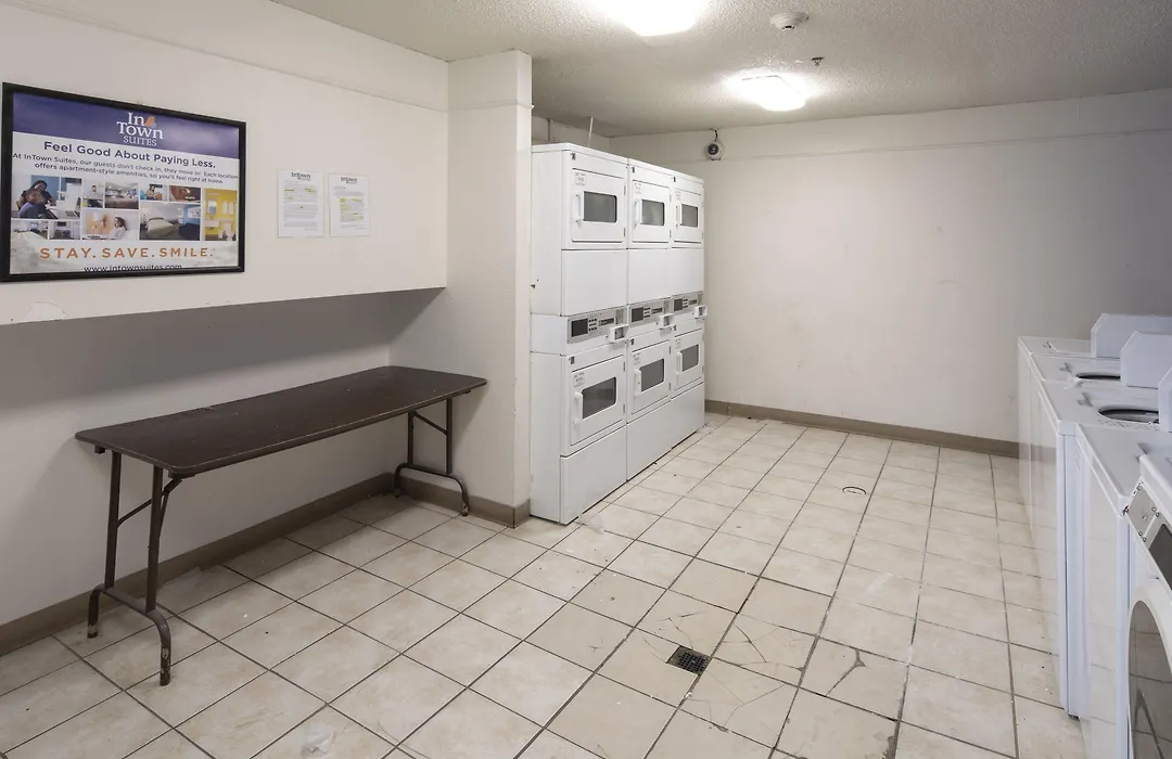 Intown Suites Extended Stay Greensboro Nc - Lanada-1