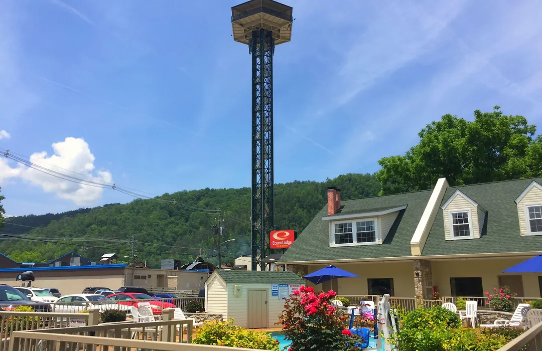 Econo Lodge Inn & Suites Gatlinburg At The Convention Center-1