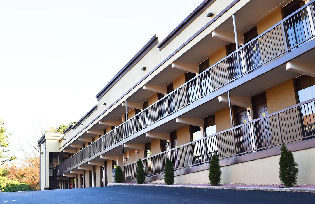 Super 8 By Wyndham Raleigh Downtown-1