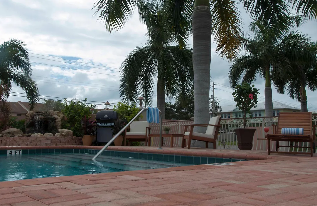 Hibiscus Suites - Sarasota-1