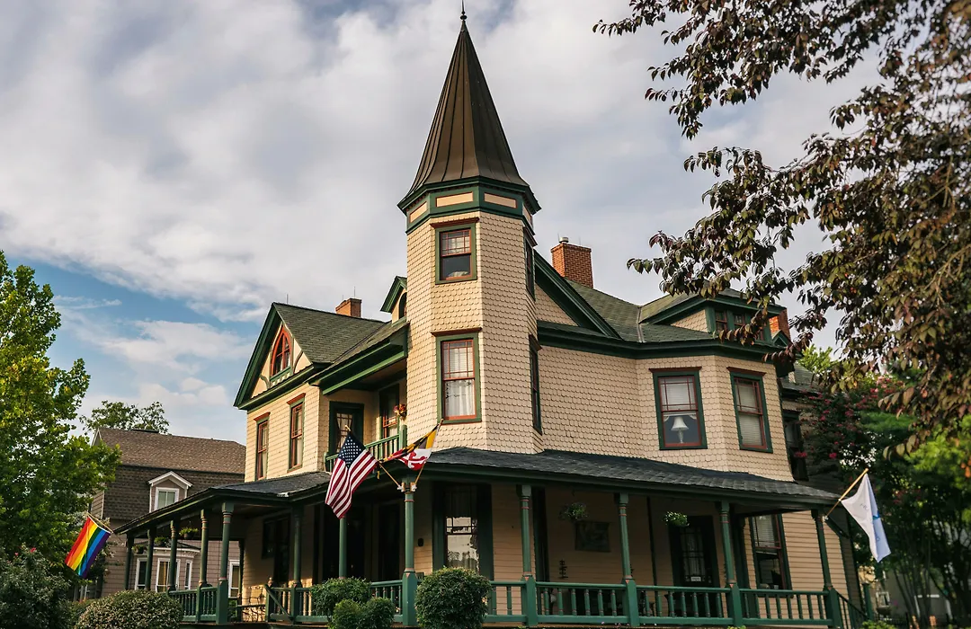 Hummingbird Inn-1