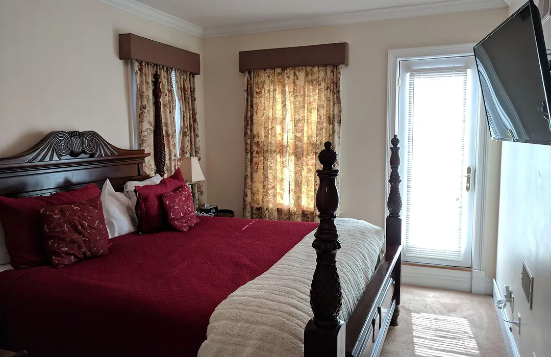 Almondy Inn Bed & Breakfast-1