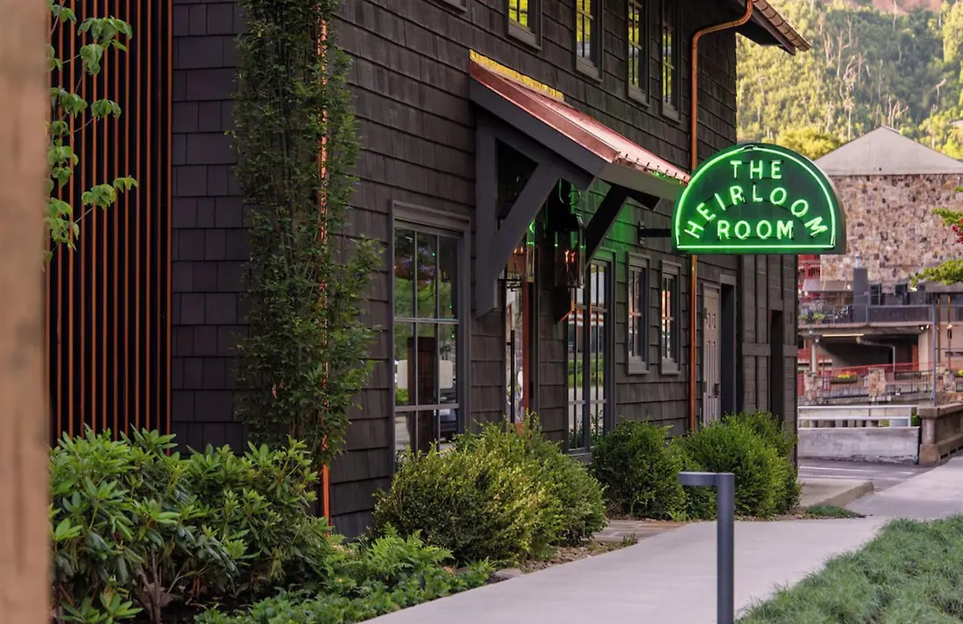 Historic Rocky Waters Inn, A Small Luxury Hotel-1