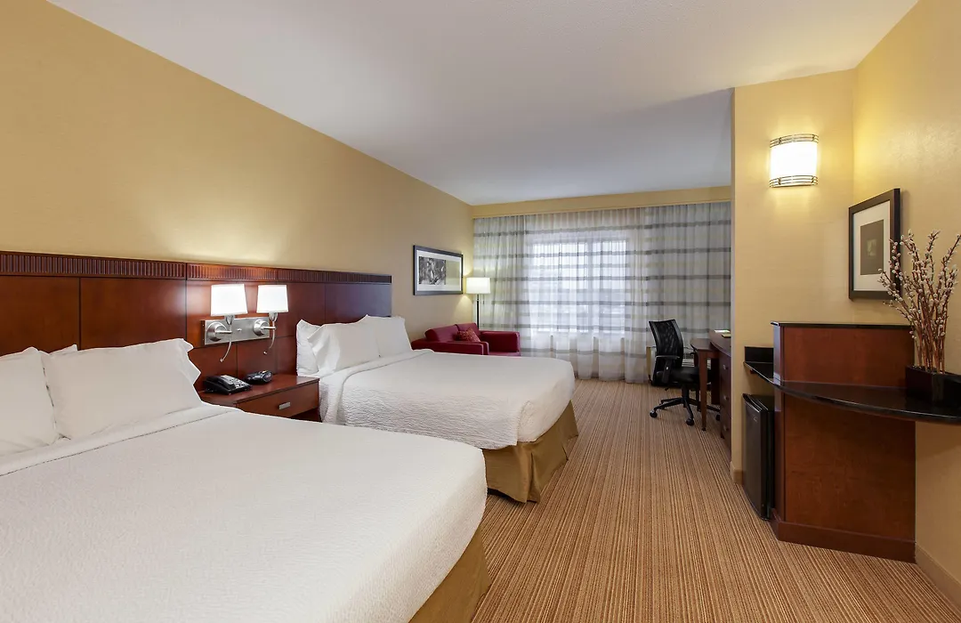 Courtyard By Marriott Chicago Schaumburg/Woodfield Mall-1