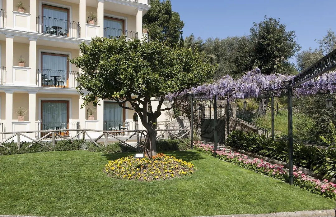 Grand Hotel Capodimonte-1