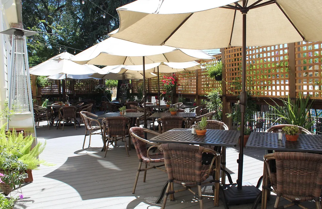 Geyserville Inn-1