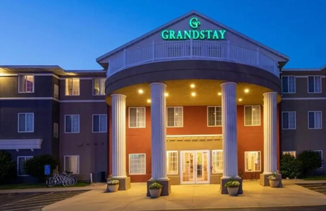 Grandstay Hotel & Suites Ames-1