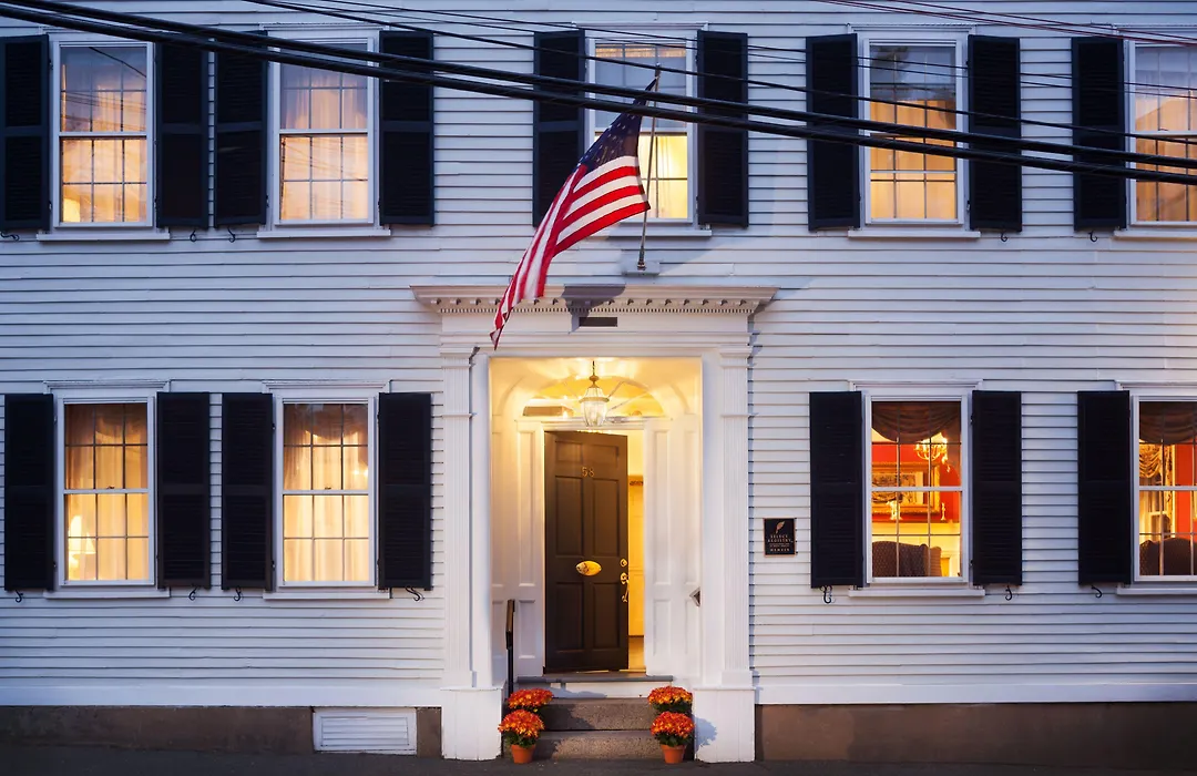 Harbor Light Inn-1