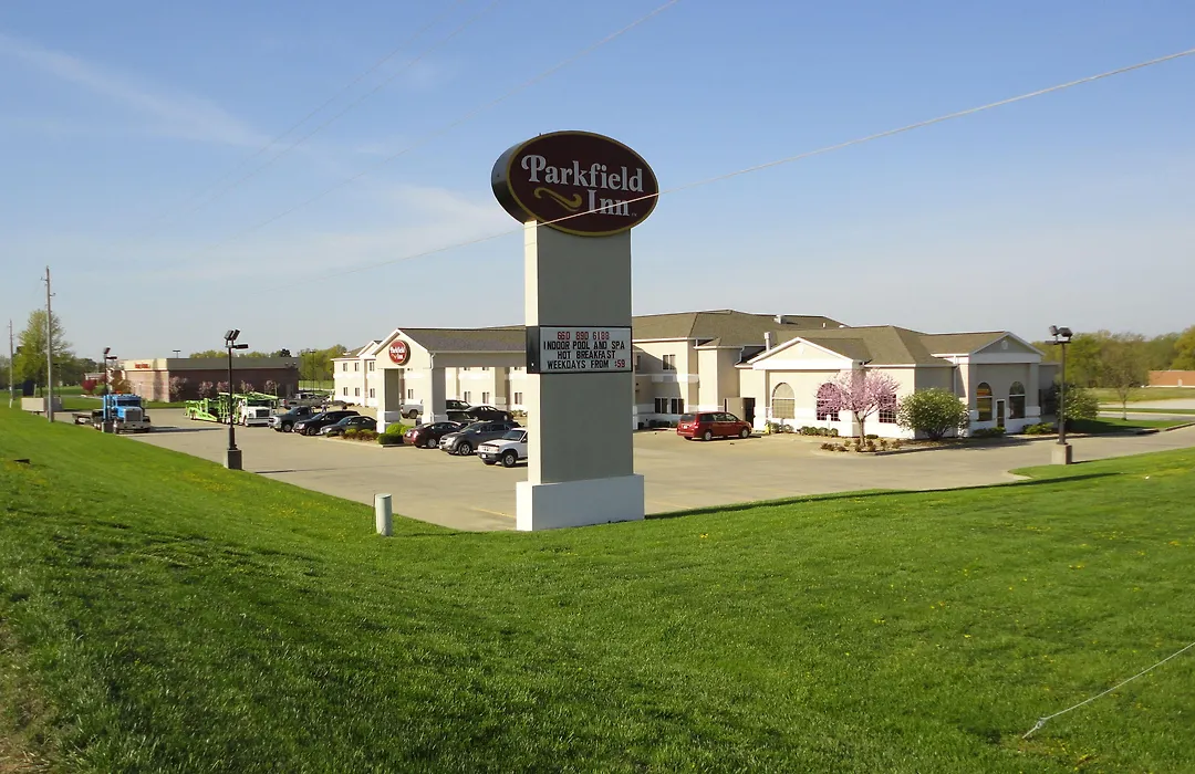 Parkfield Inn - Clinton-1