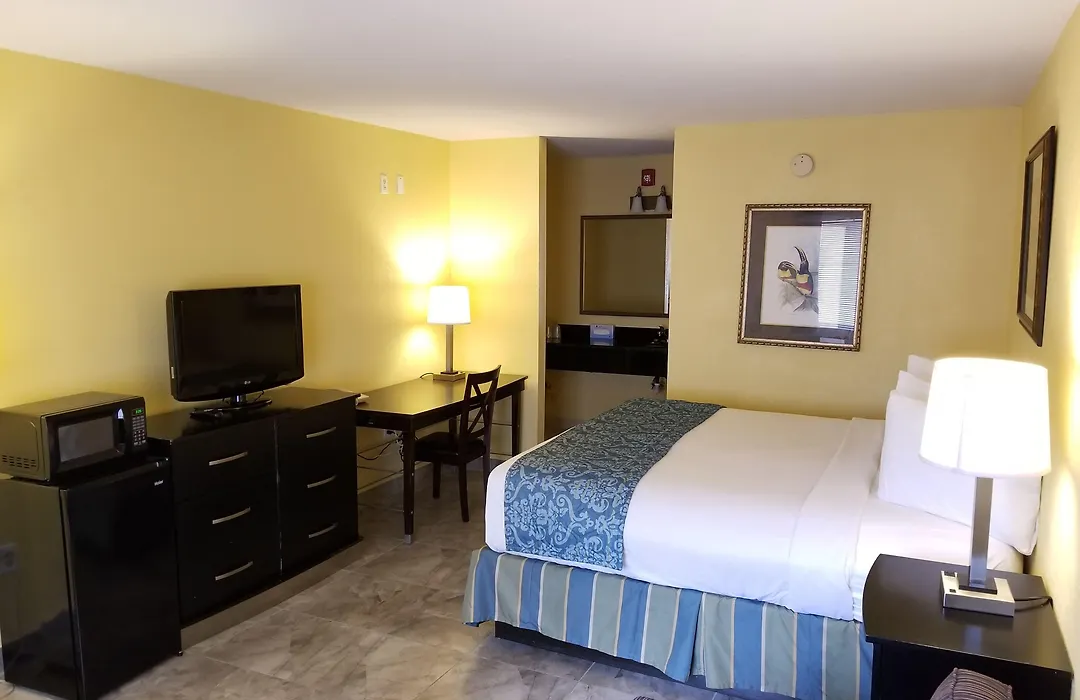 Shining Light Inn & Suites-1