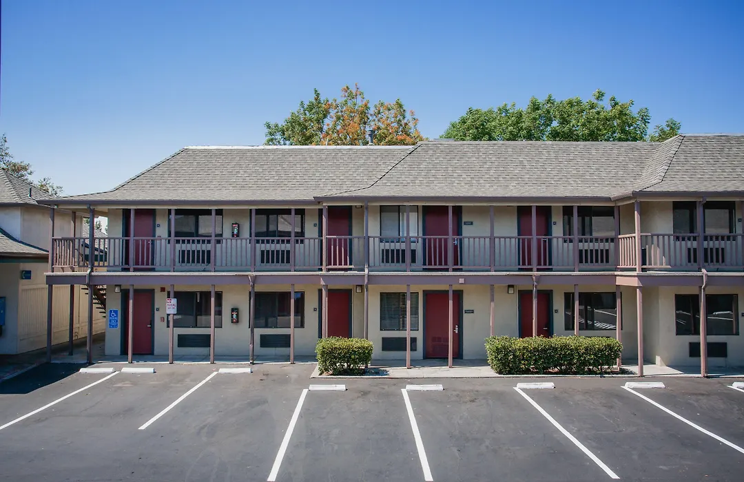 Alura Inn-1