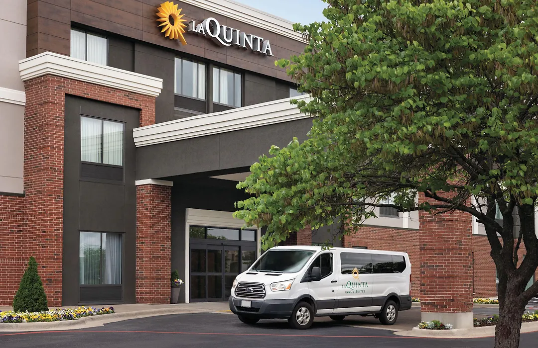 La Quinta Inn & Suites By Wyndham Springfield Airport Rte 66-1