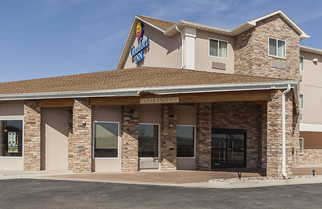 Comfort Inn & Suites Near University Of Wyoming-1