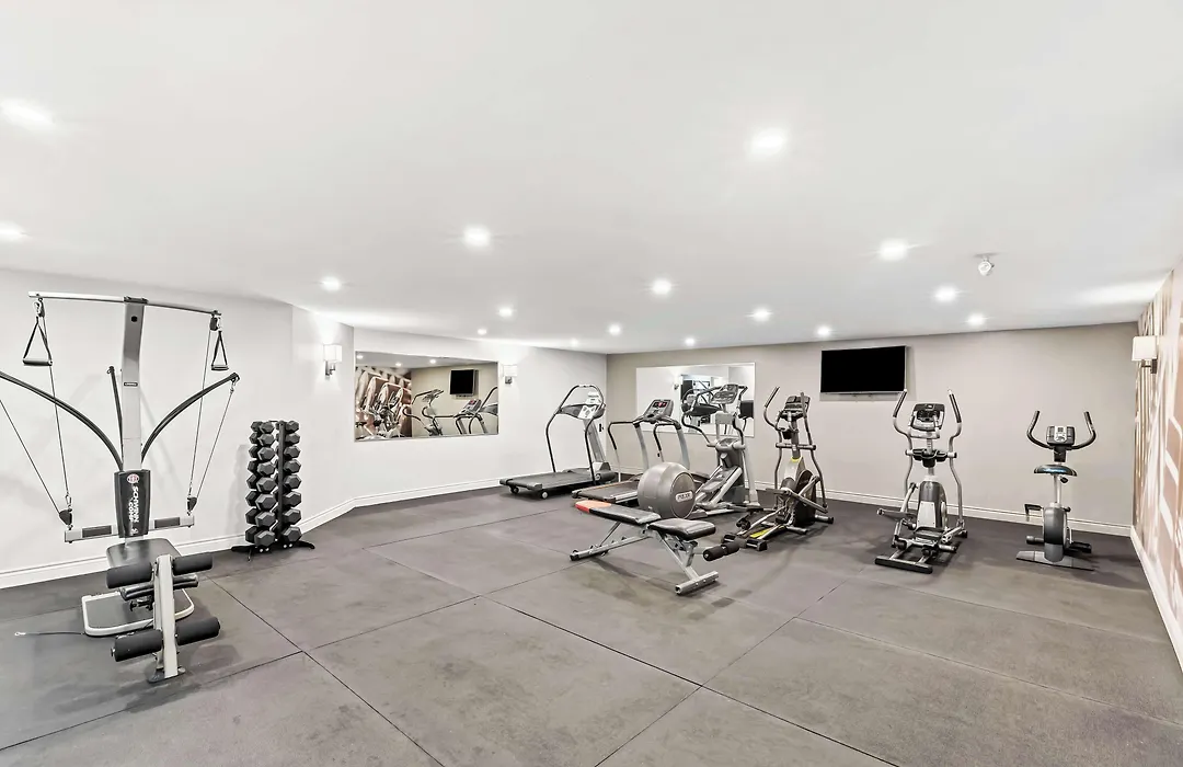 Best Western Plus Montreal East-1