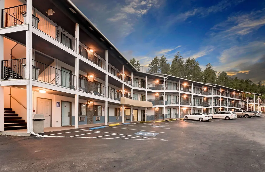 Super 8 By Wyndham Keystone/Mt. Rushmore-1