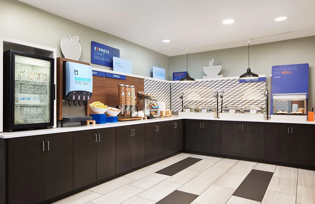 Holiday Inn Express Hotel & Suites Panama City-Tyndall-1