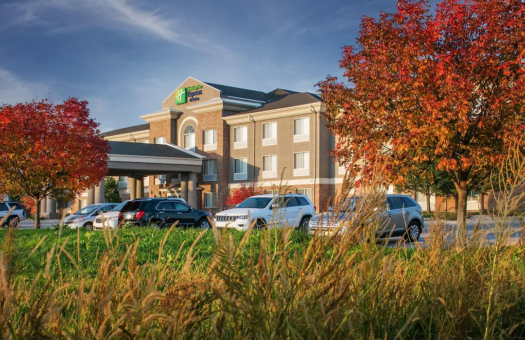 Holiday Inn Express & Suites Bellevue -Omaha Area- By Ihg-1