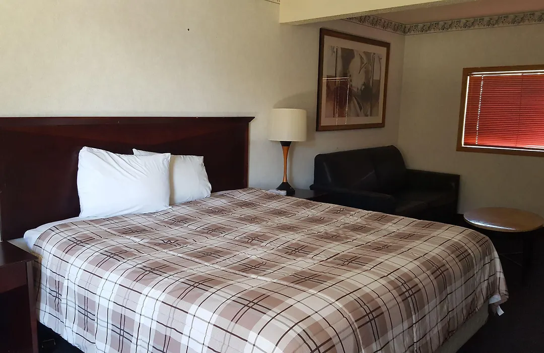 Richland Inn And Suites-1