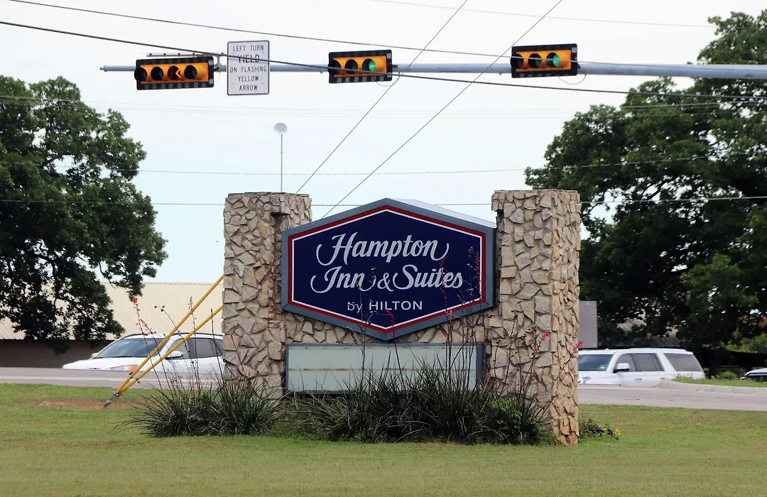 Hampton Inn And Suites Stephenville-1