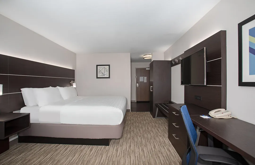 Holiday Inn Express Hotel & Suites Longmont By Ihg-1