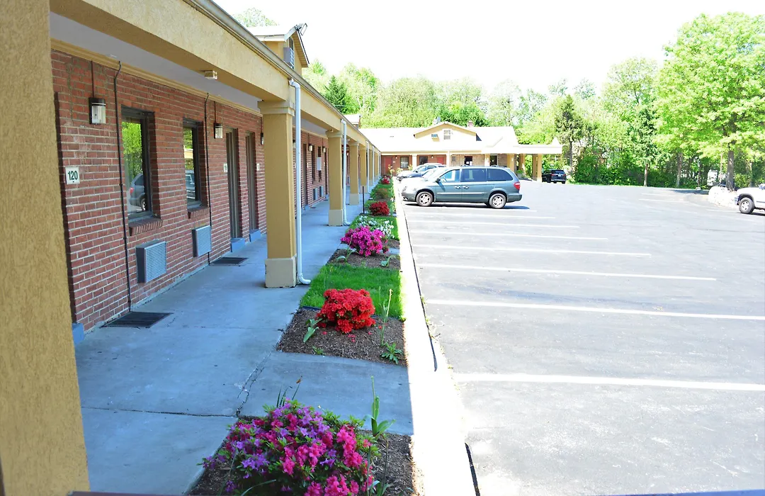 Budget Inn Falls Church-1