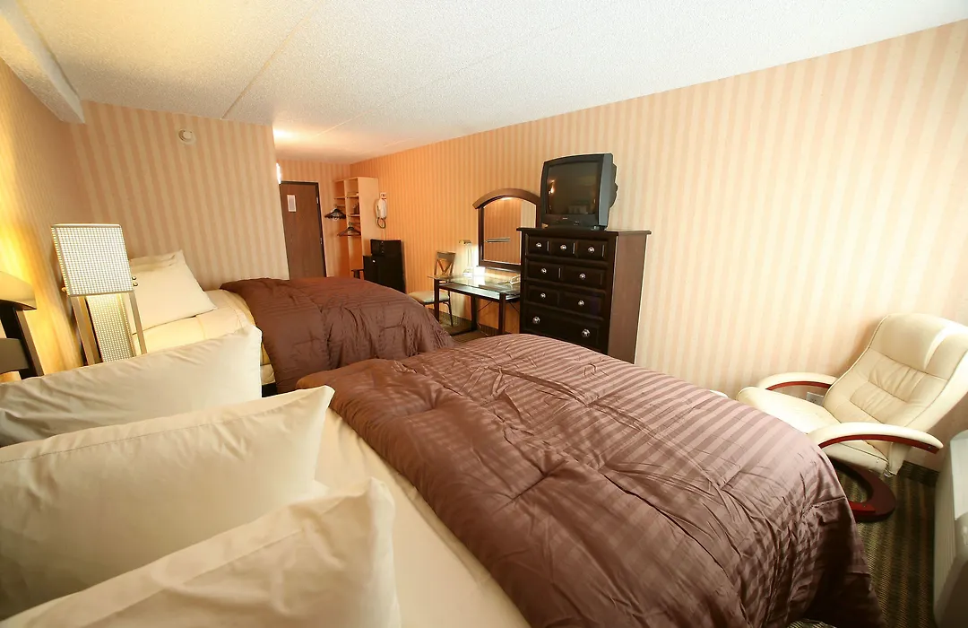 Marvin'S Garden Inn-1